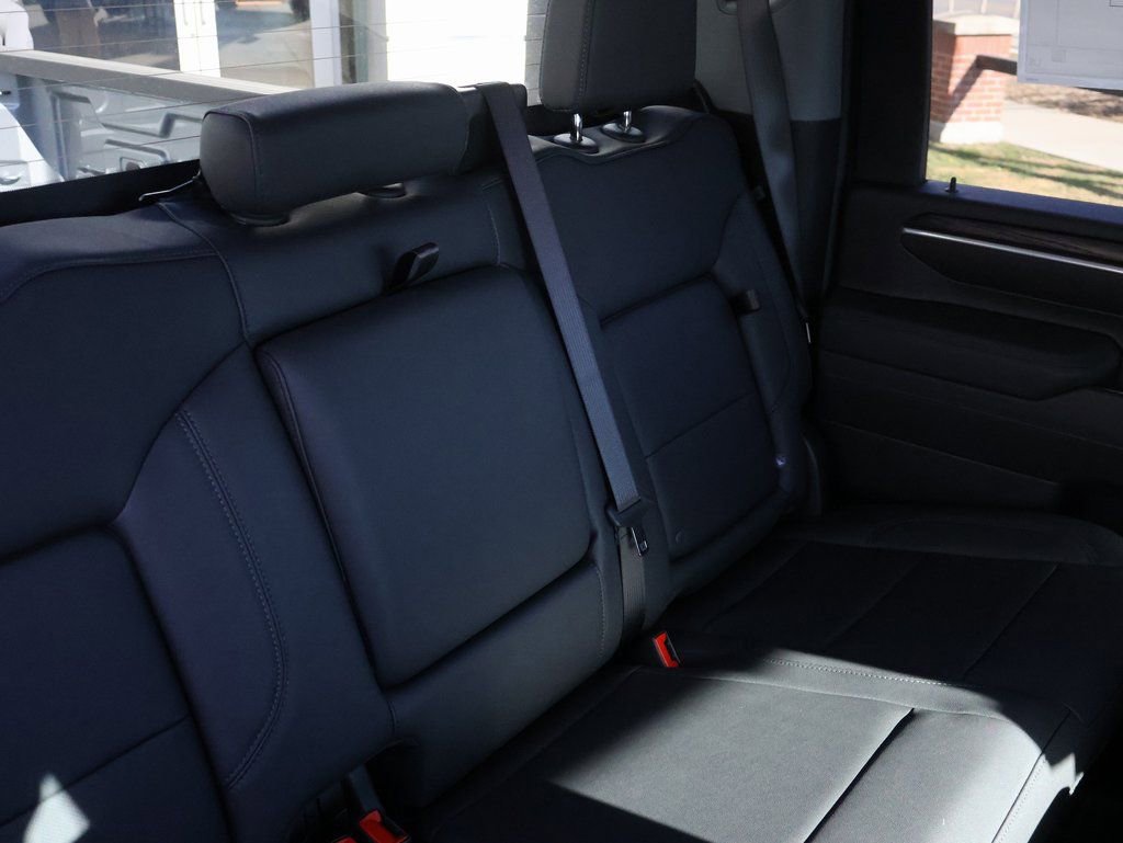 New 2026 GMC Sierra 2500 SLT w/ SLT Convenience Package AWD/4WD image 13