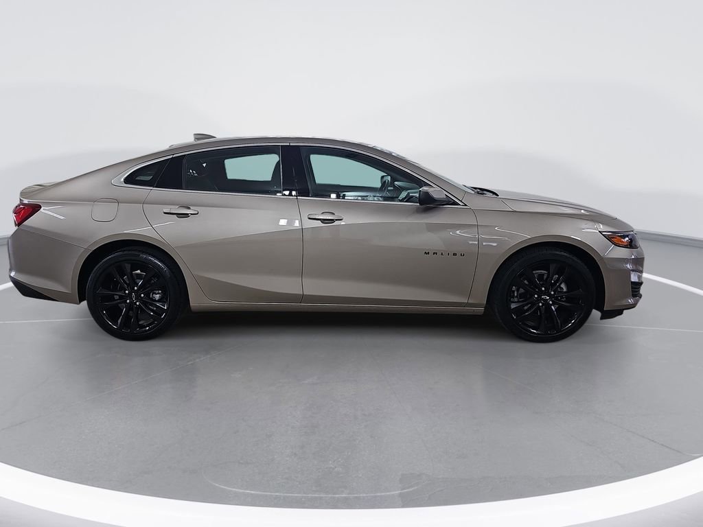 Used 2023 Chevrolet Malibu LT w/ Sport Edition FWD image 2