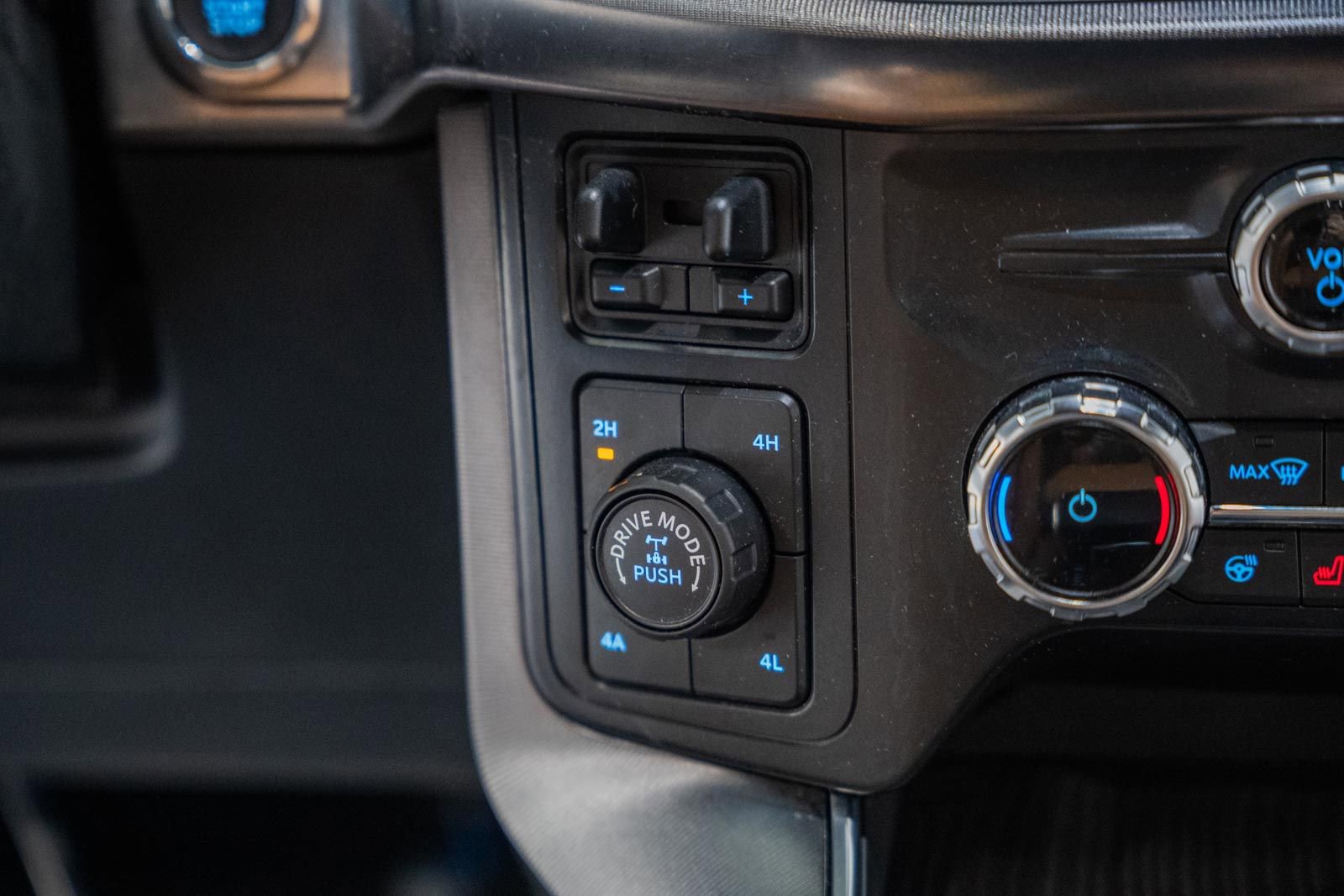 Certified 2022 Ford F150 Platinum w/ Equipment Group 701A High image 35