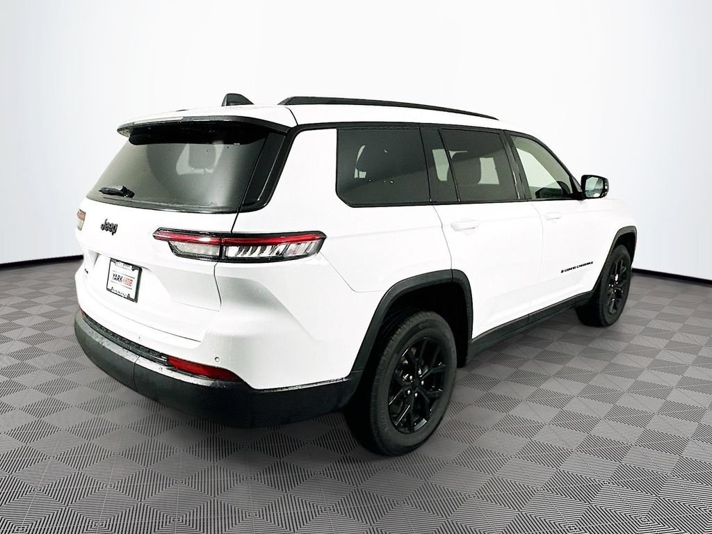 Certified 2024 Jeep Grand Cherokee L Laredo AWD/4WD image 11