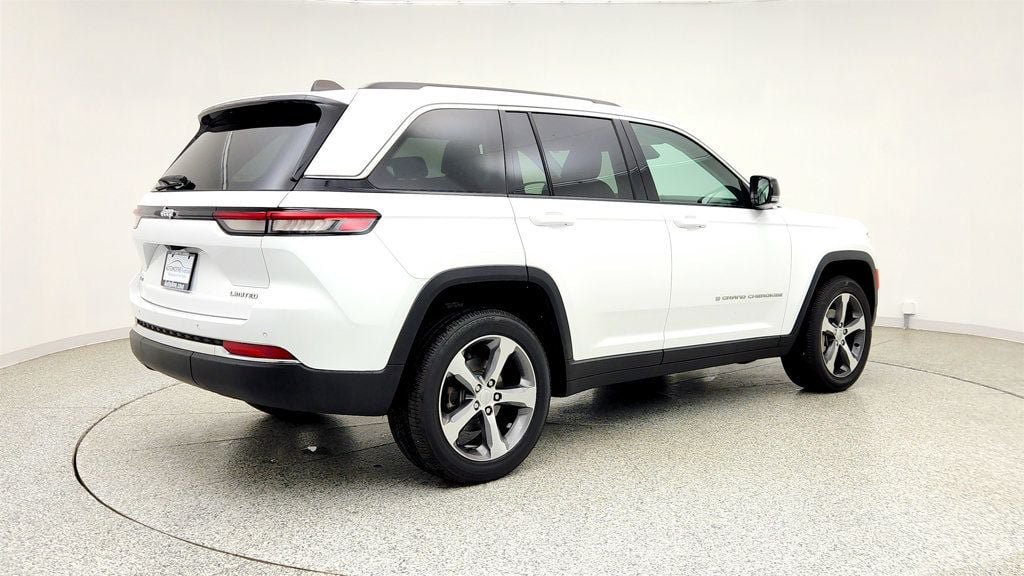 Used 2023 Jeep Grand Cherokee Limited AWD/4WD image 5