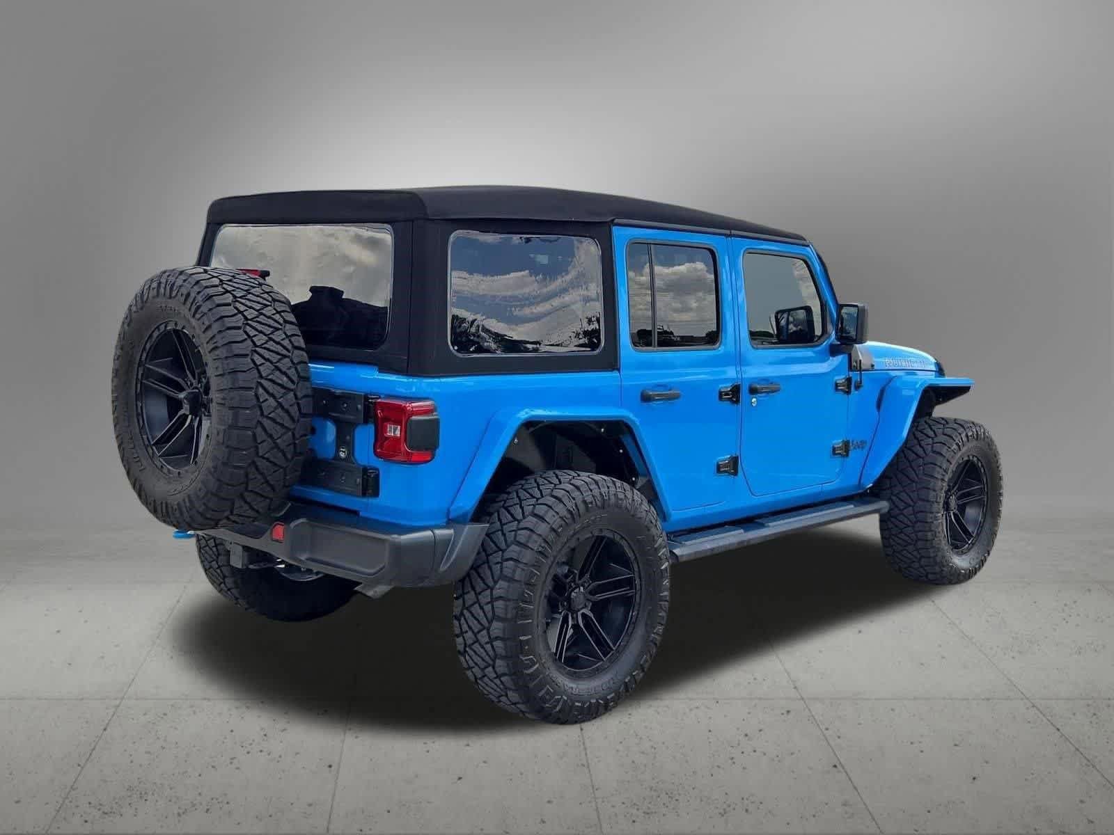 Used 2022 Jeep Wrangler Unlimited Rubicon 4xe w/ Cold Weather Group AWD/4WD image 6