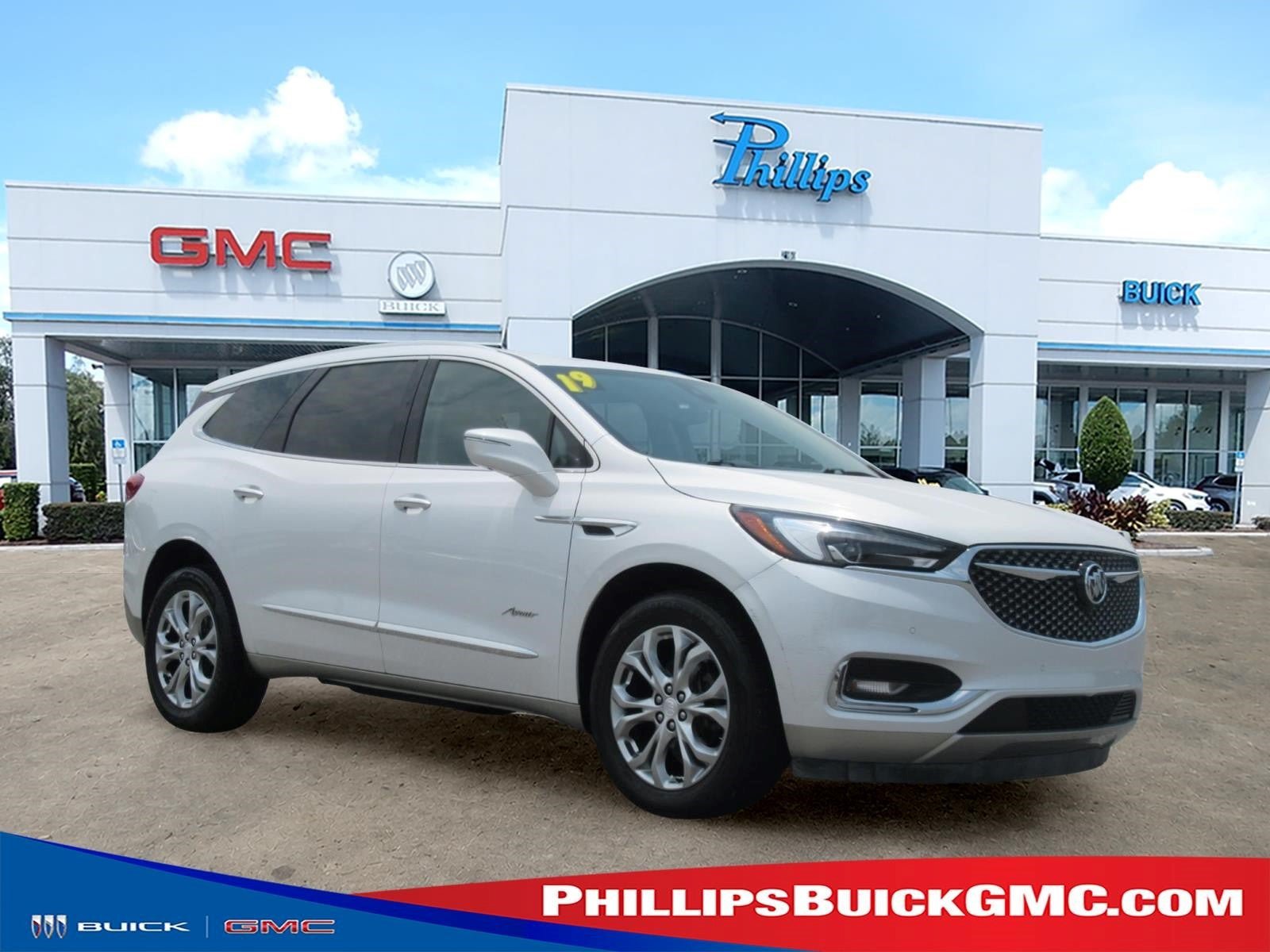 Used 2019 Buick Enclave Avenir w/ Avenir Technology Package FWD image 1