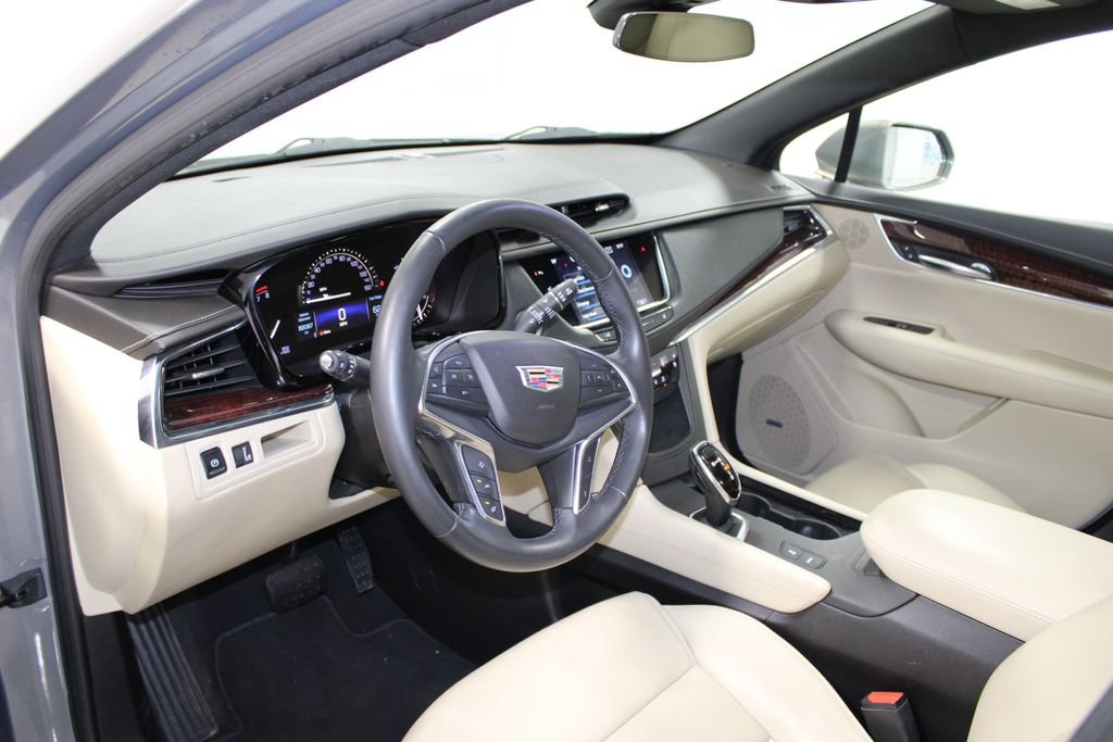 Used 2018 Cadillac XT5 Premium Luxury w/ Driver Assist Package image 22