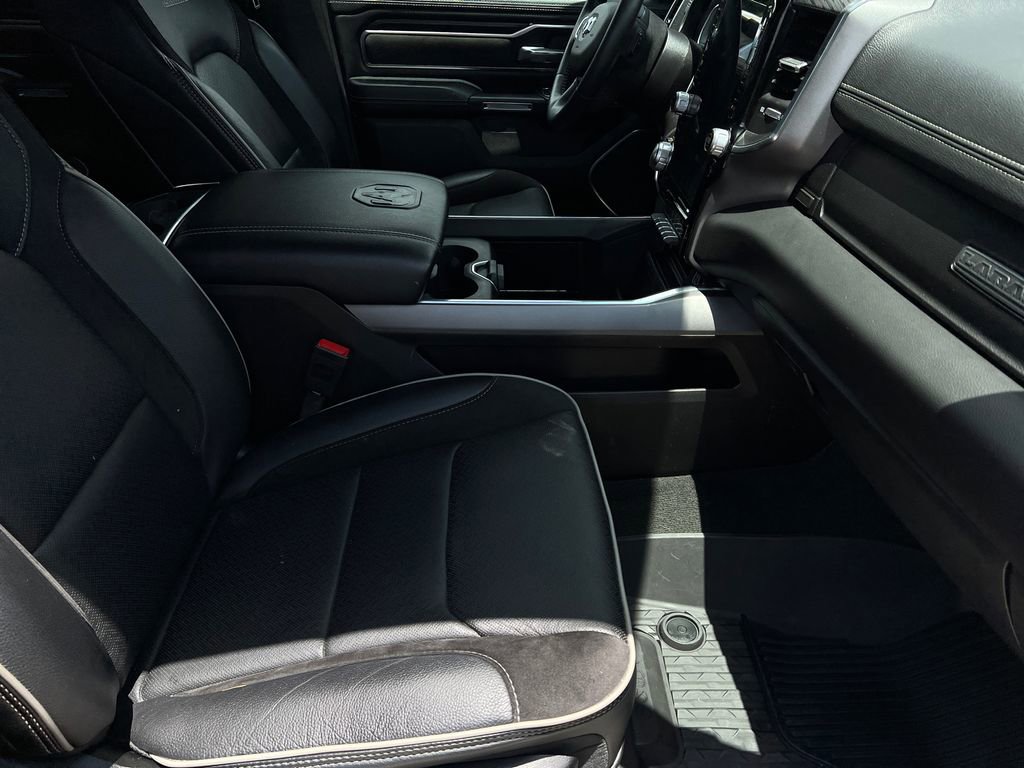 Used 2024 RAM 1500 Laramie AWD/4WD image 7