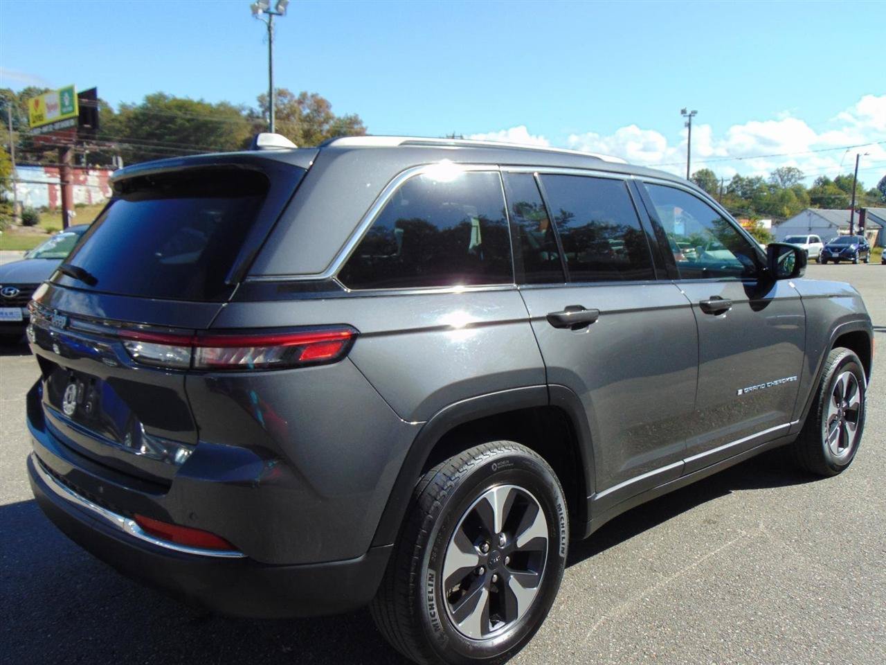 Used 2024 Jeep Grand Cherokee Limited 4xe AWD/4WD image 5