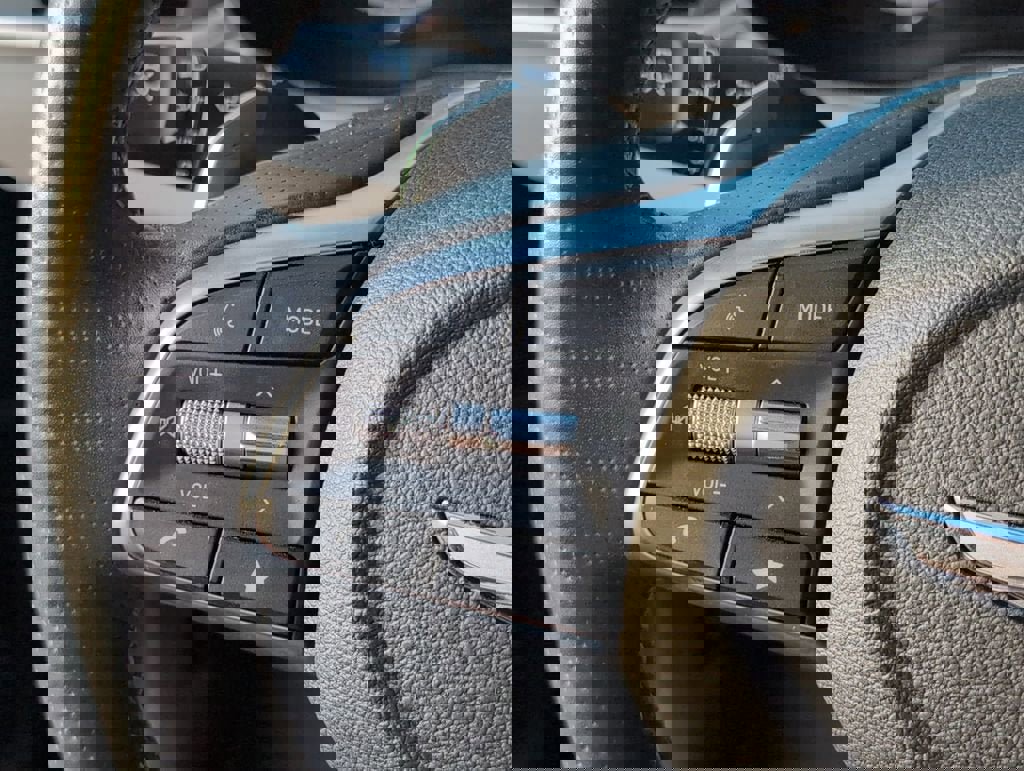 Used 2022 Genesis G70 3.3T image 27