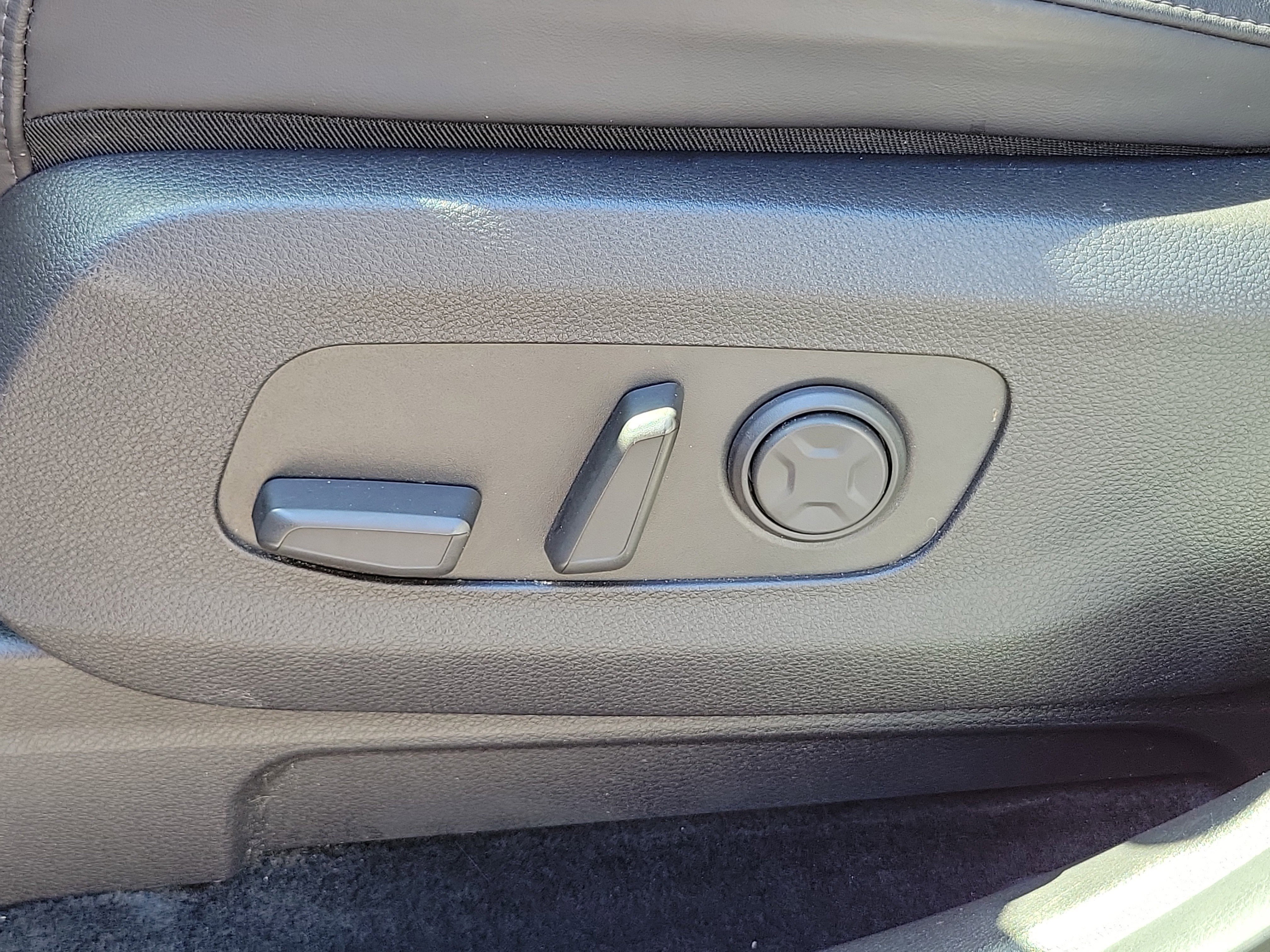 Used 2023 Kia Carnival SX FWD image 26
