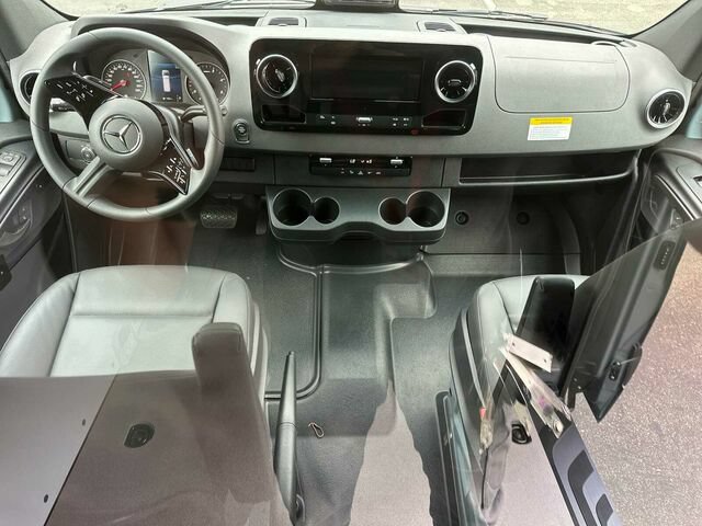 New 2026 Mercedes-Benz Sprinter 2500 image 13
