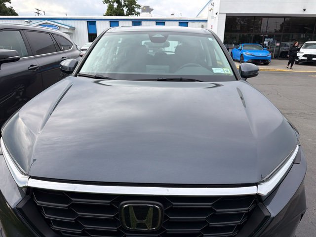 Used 2024 Honda CR-V LX image 2