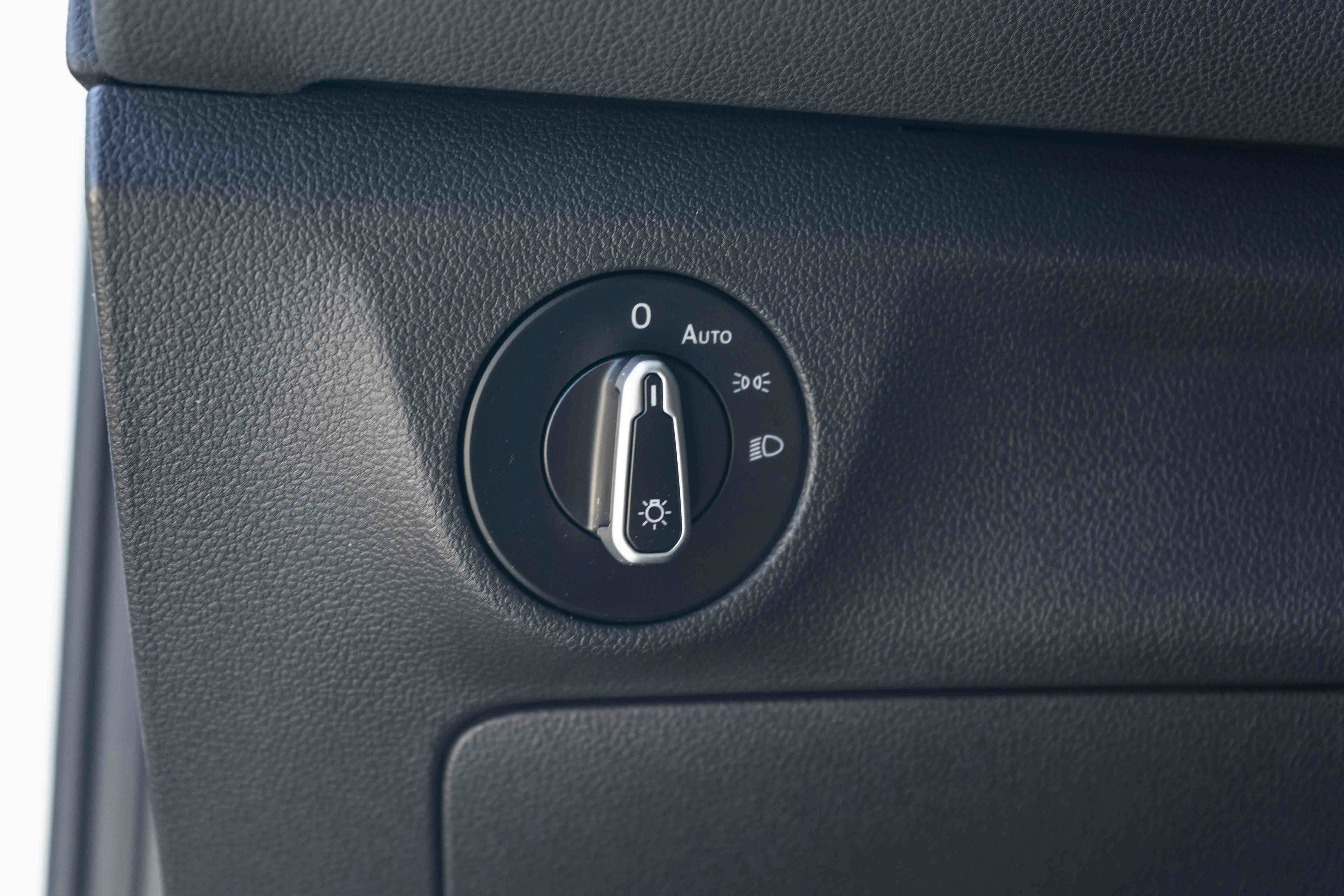Certified 2025 Volkswagen Jetta S FWD image 37