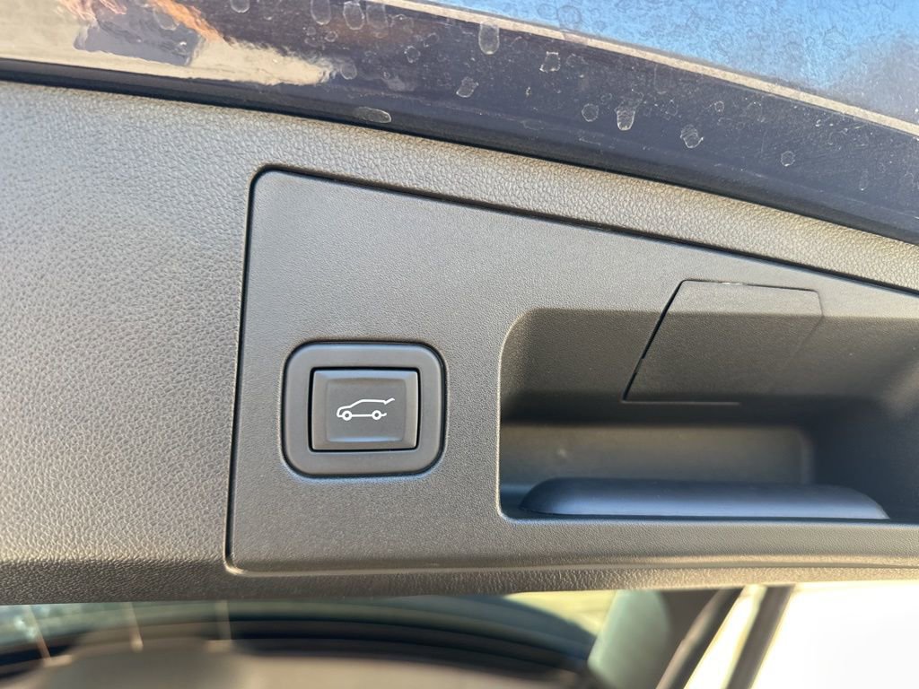 Certified 2024 Cadillac XT4 Luxury w/ Cold Weather Package image 34