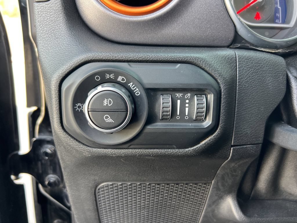 Used 2021 Jeep Gladiator Mojave AWD/4WD image 10