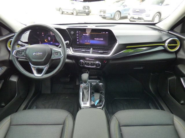 Used 2024 Chevrolet Trax ACTIV w/ Sunroof Package FWD image 17