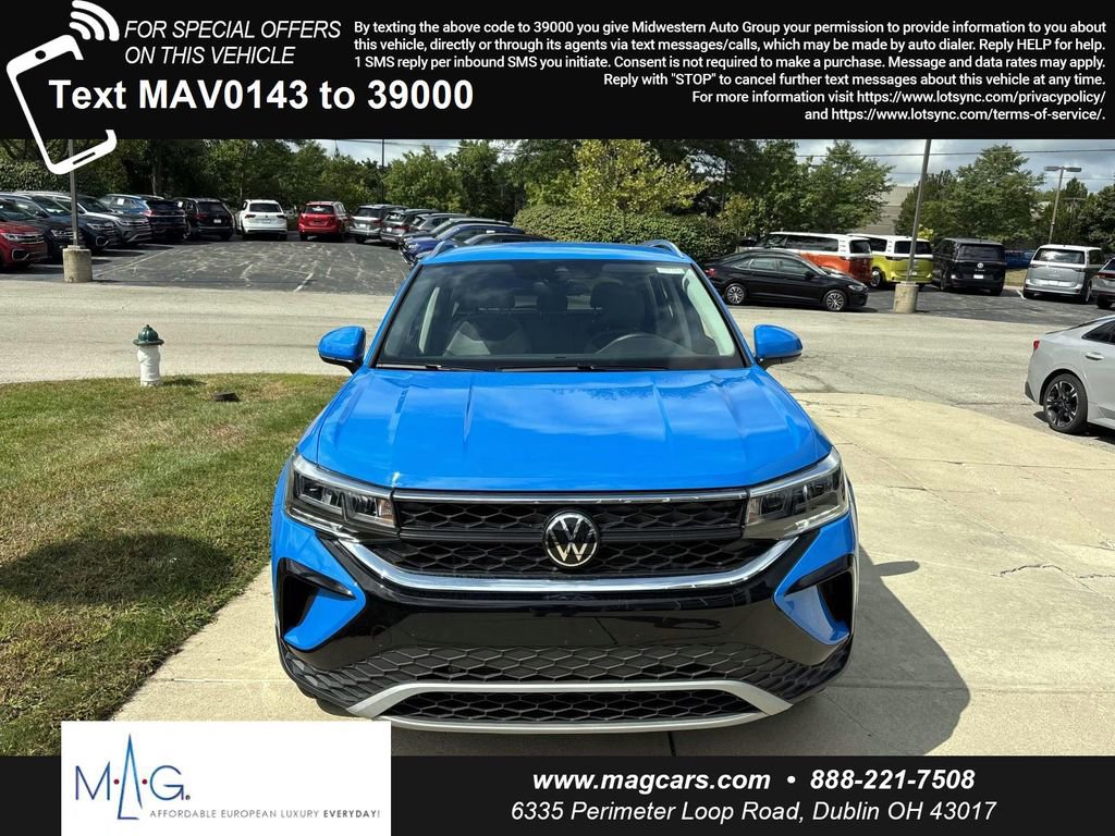 Used 2024 Volkswagen Taos SE image 2