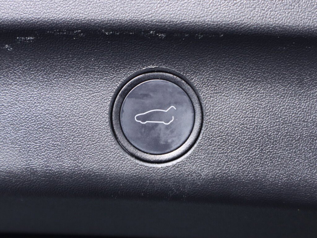 Used 2021 Tesla Model Y Performance image 34