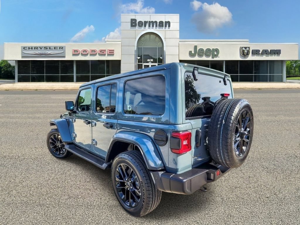 Certified 2025 Jeep Wrangler Unlimited Sahara AWD/4WD image 9