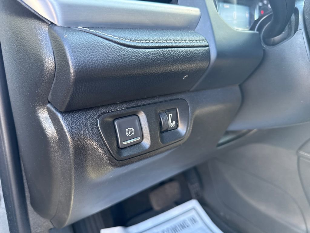 Used 2023 GMC Acadia SLE w/ Driver Convenience Package image 40