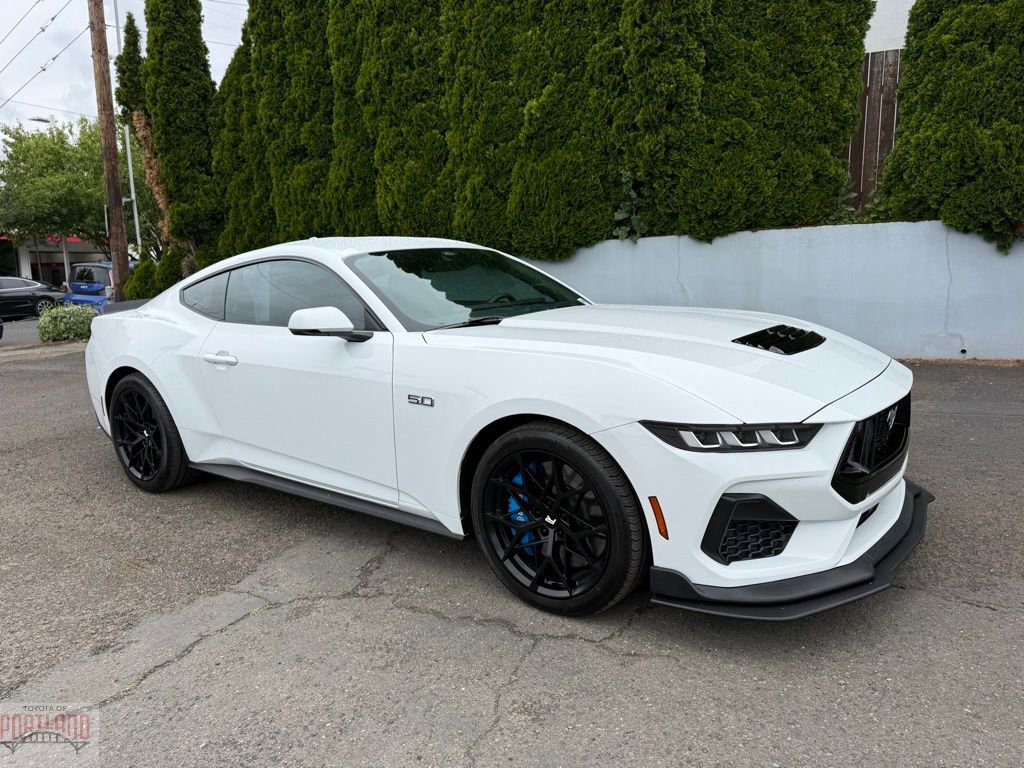 Used 2024 Ford Mustang GT Premium RWD image 1