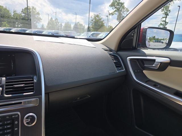 Used 2016 Volvo XC60 T5 Premier w/ Proximity Package FWD image 24
