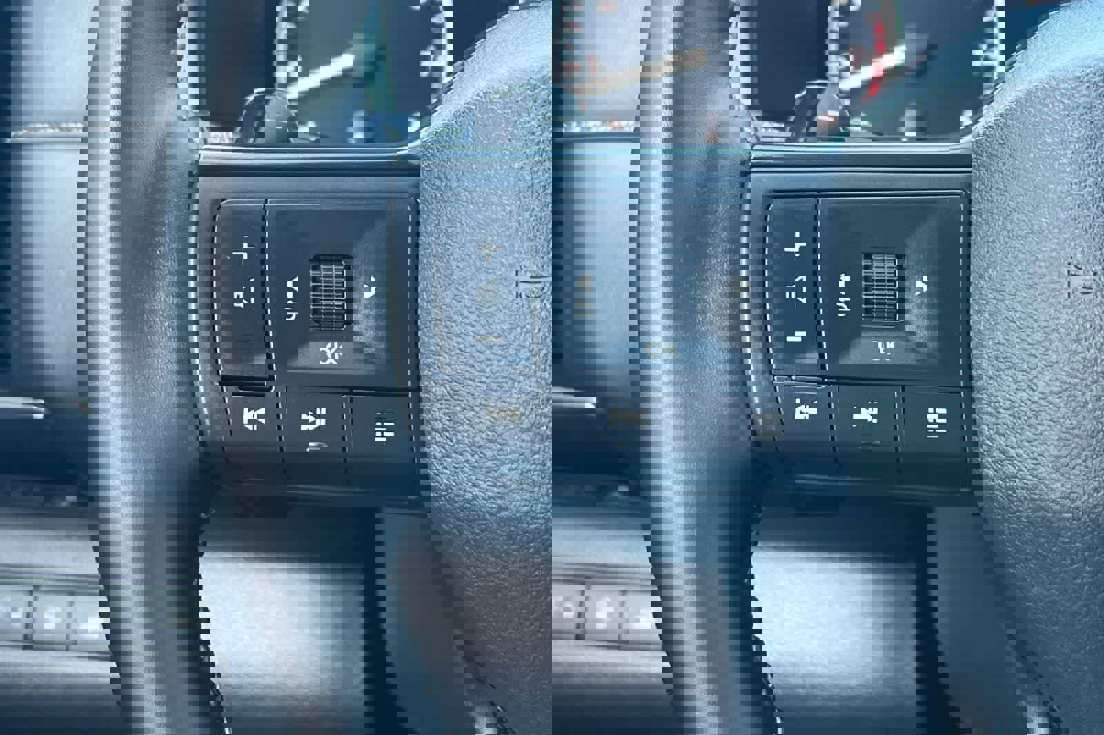 New 2026 Nissan Pathfinder SV image 30