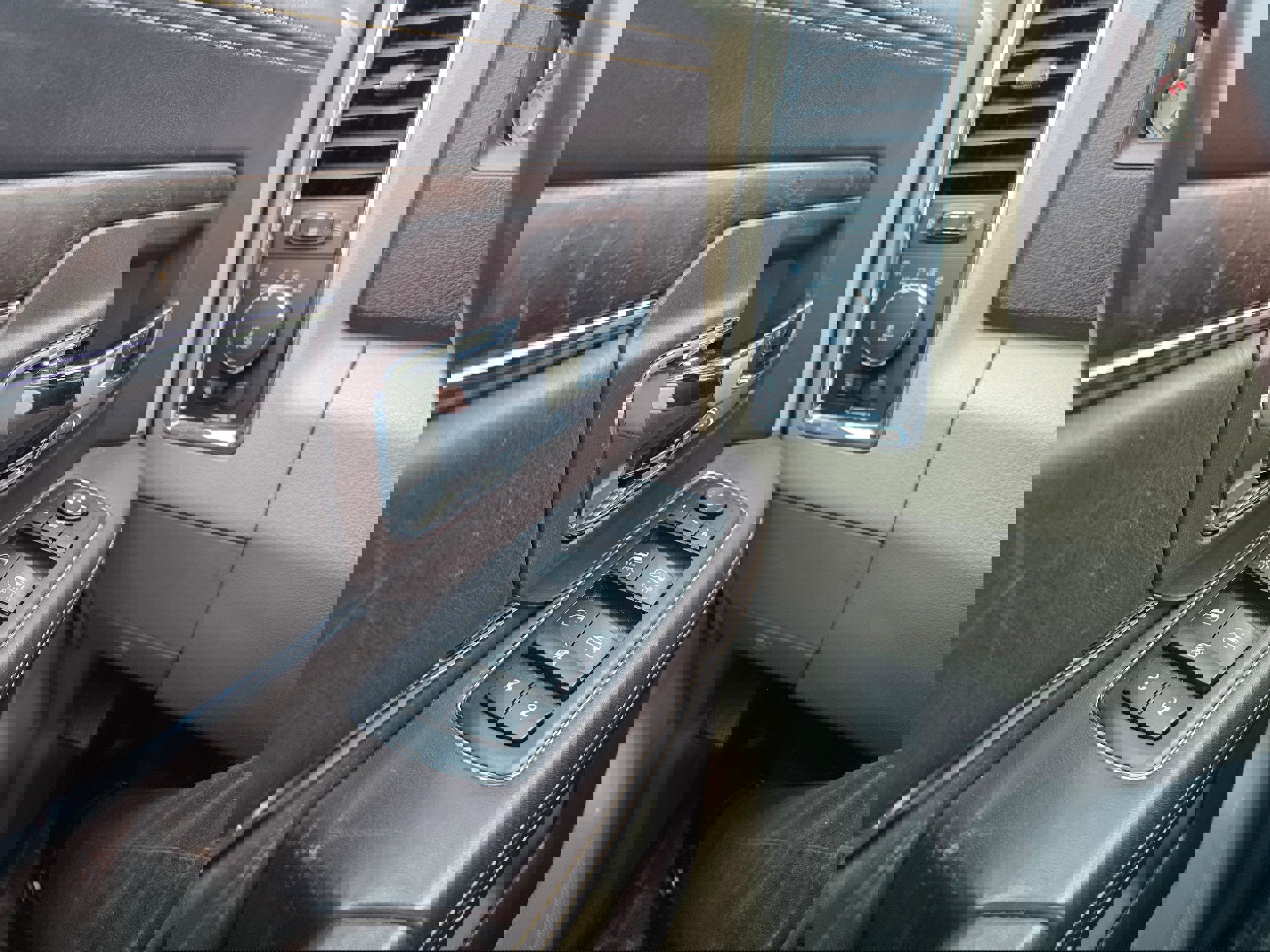 Used 2016 RAM 2500 Longhorn w/ Convenience Group image 19