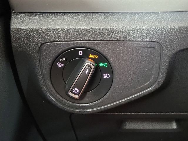 Used 2022 Volkswagen Atlas Cross Sport SE AWD/4WD image 18