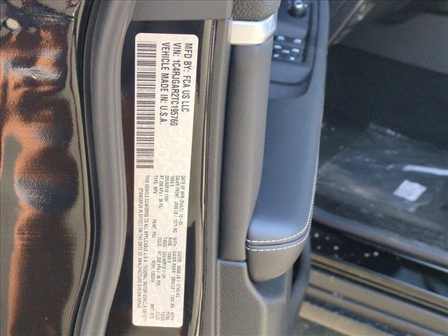 New 2026 Jeep Grand Cherokee Altitude image 14