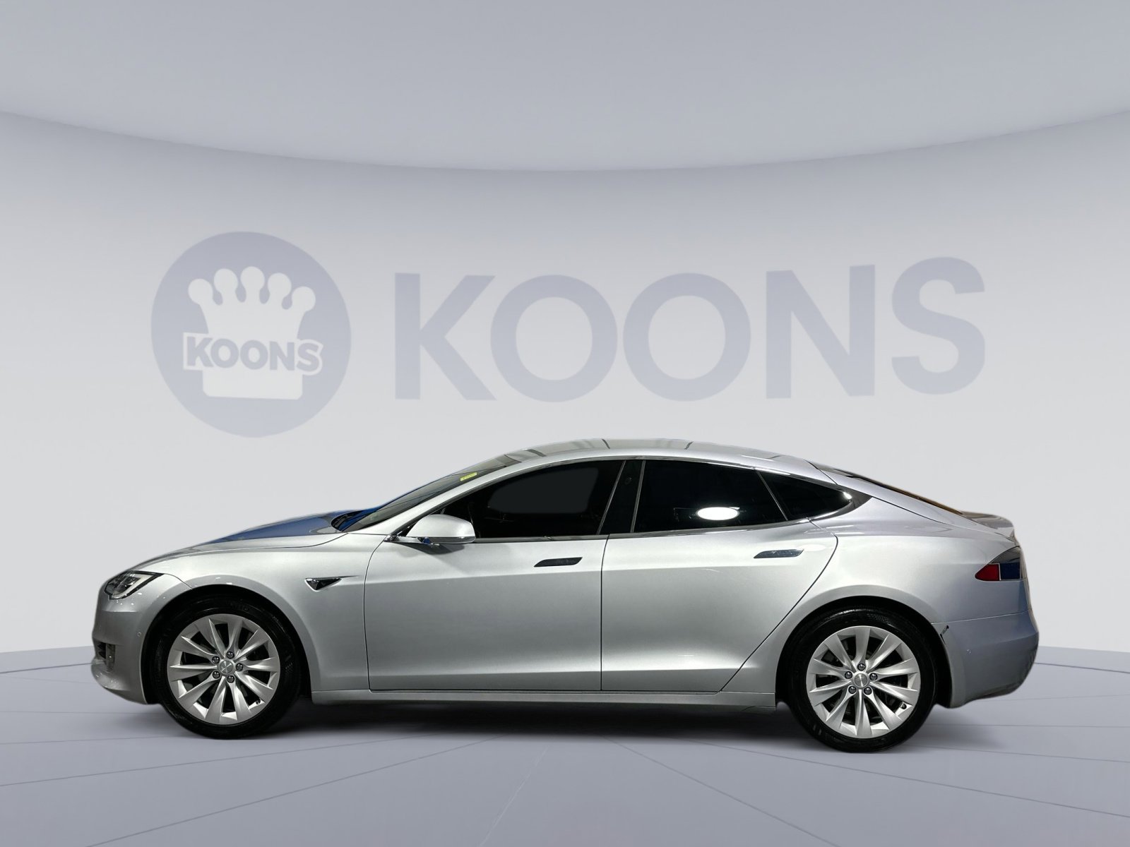 Used 2016 Tesla Model S 70 image 2