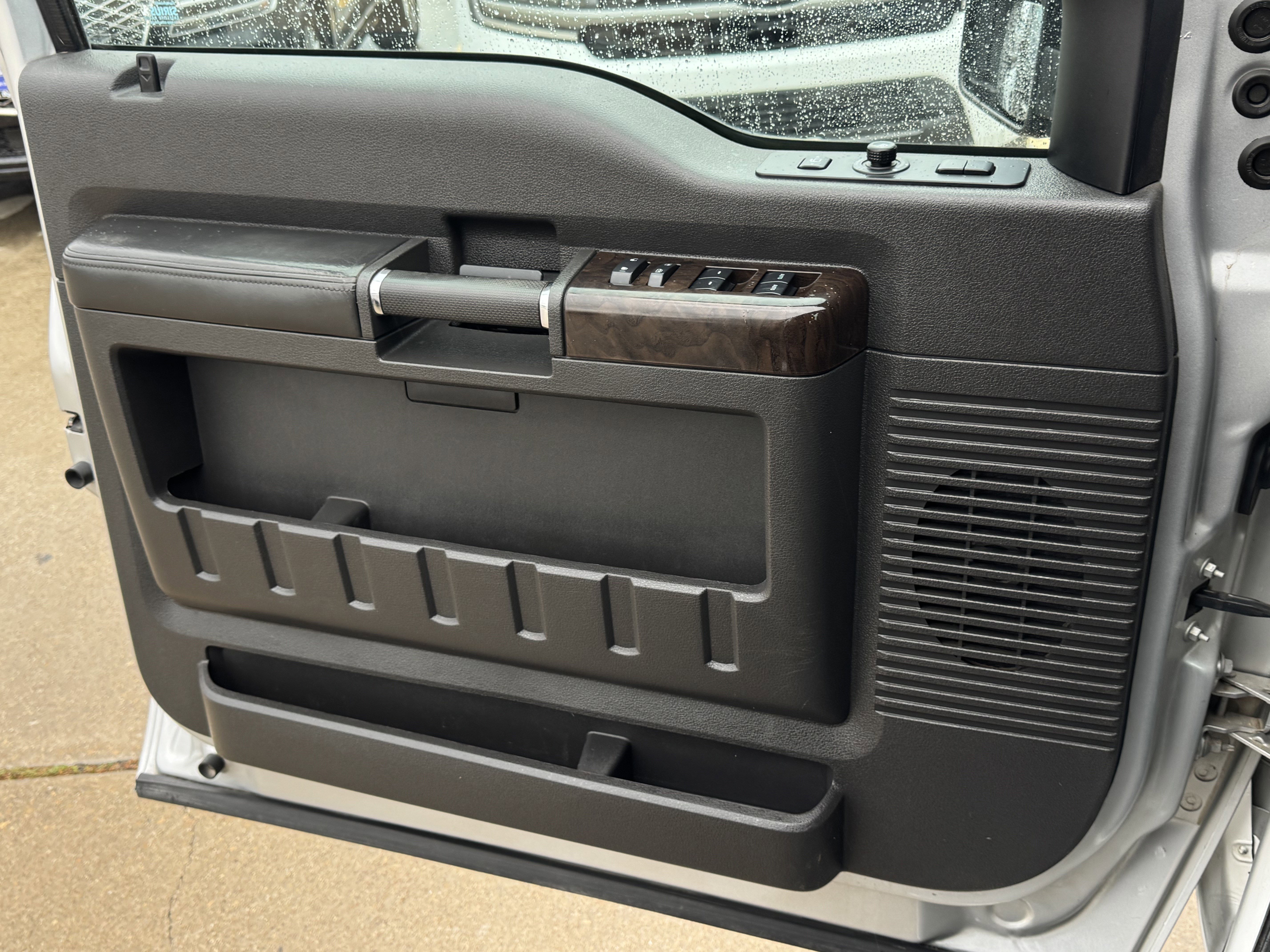 Used 2014 Ford F250 Platinum w/ FX4 Off-Road Package image 26