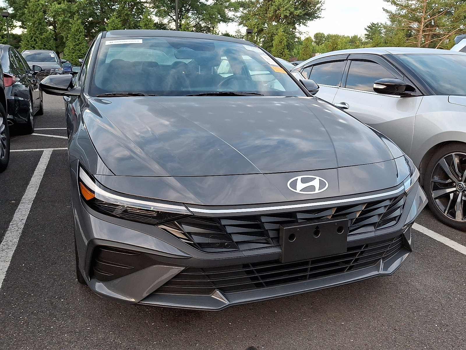 Used 2025 Hyundai Elantra Sport FWD image 4
