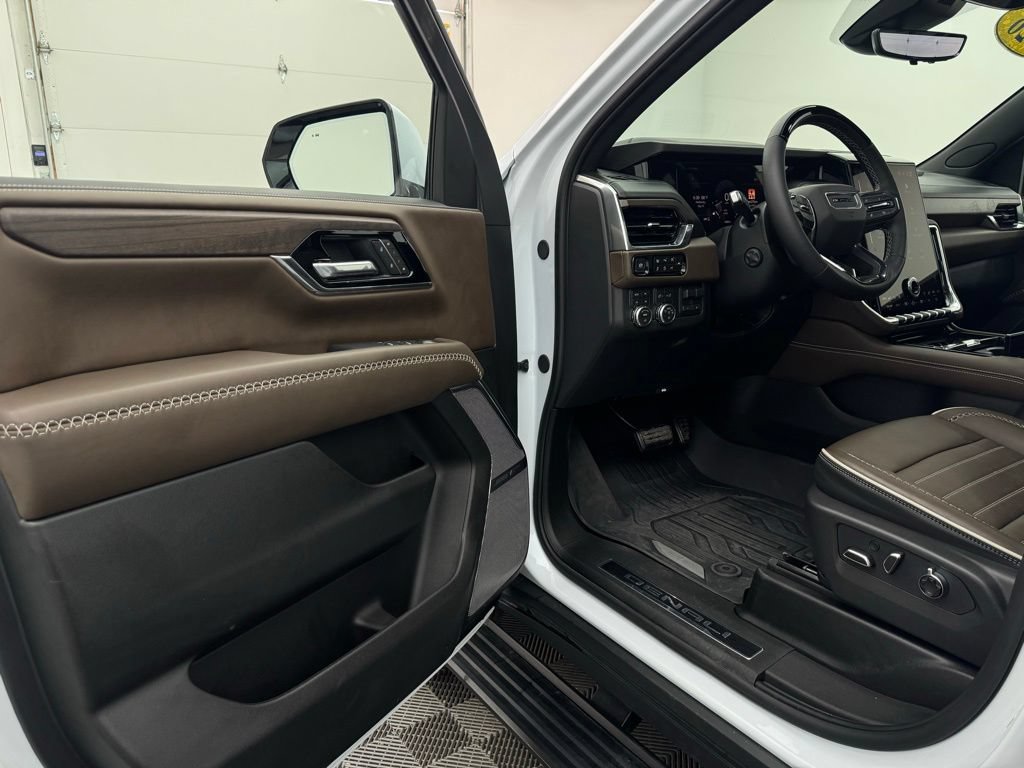 Used 2026 GMC Yukon Denali Ultimate AWD/4WD image 20
