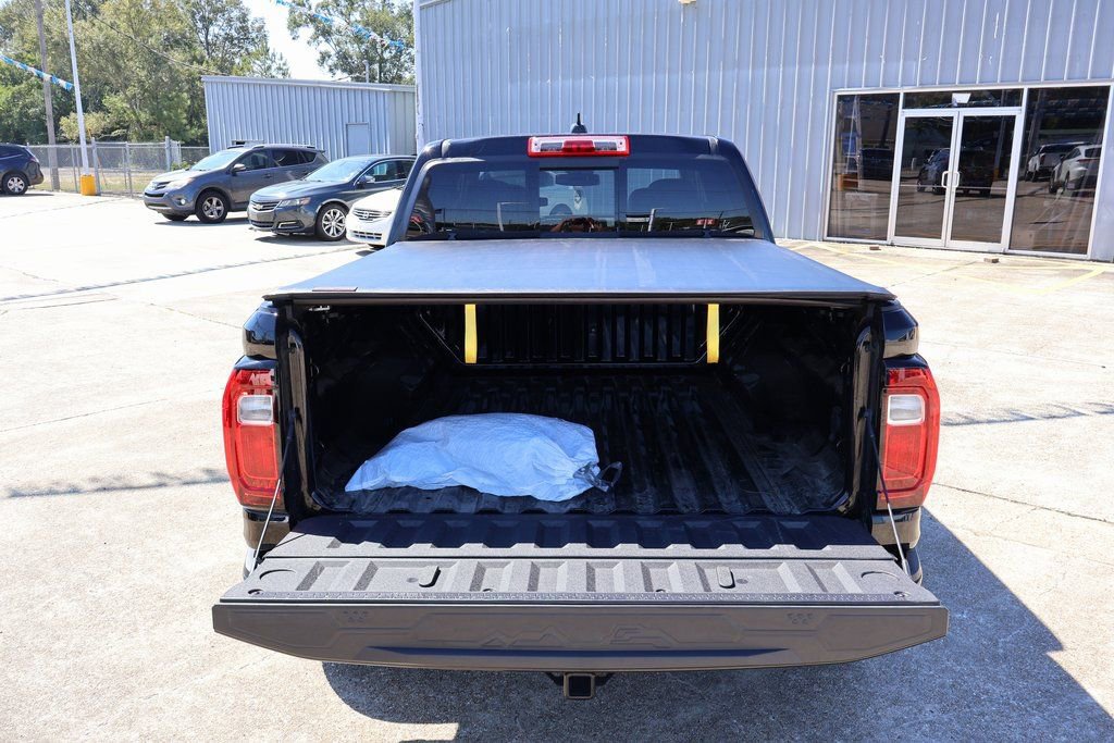 Used 2024 GMC Canyon AT4 image 24