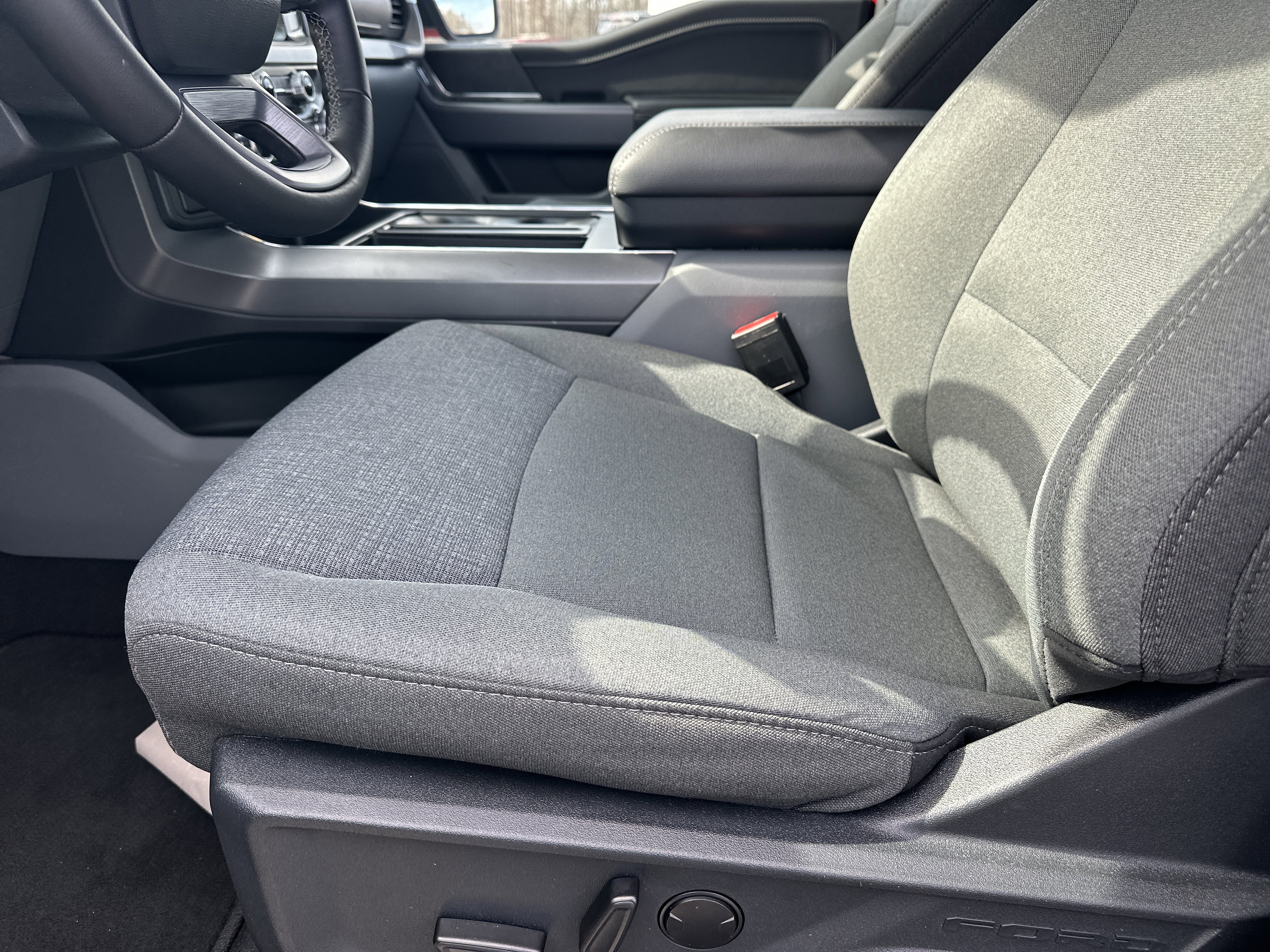 Used 2025 Ford F150 XLT w/ Equipment Group 302A MID image 10