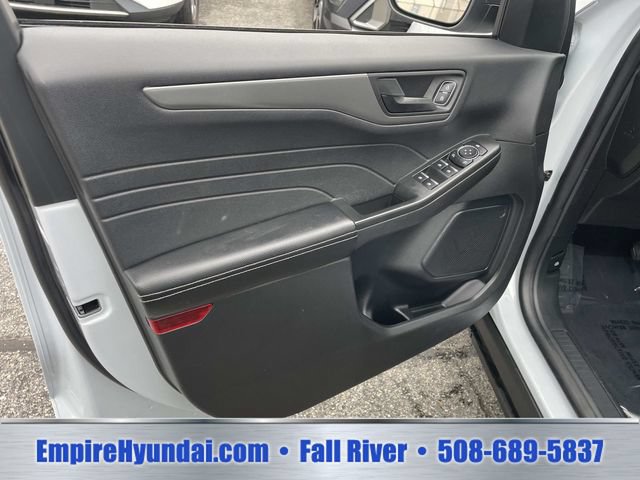 Used 2025 Ford Escape Active AWD/4WD image 17