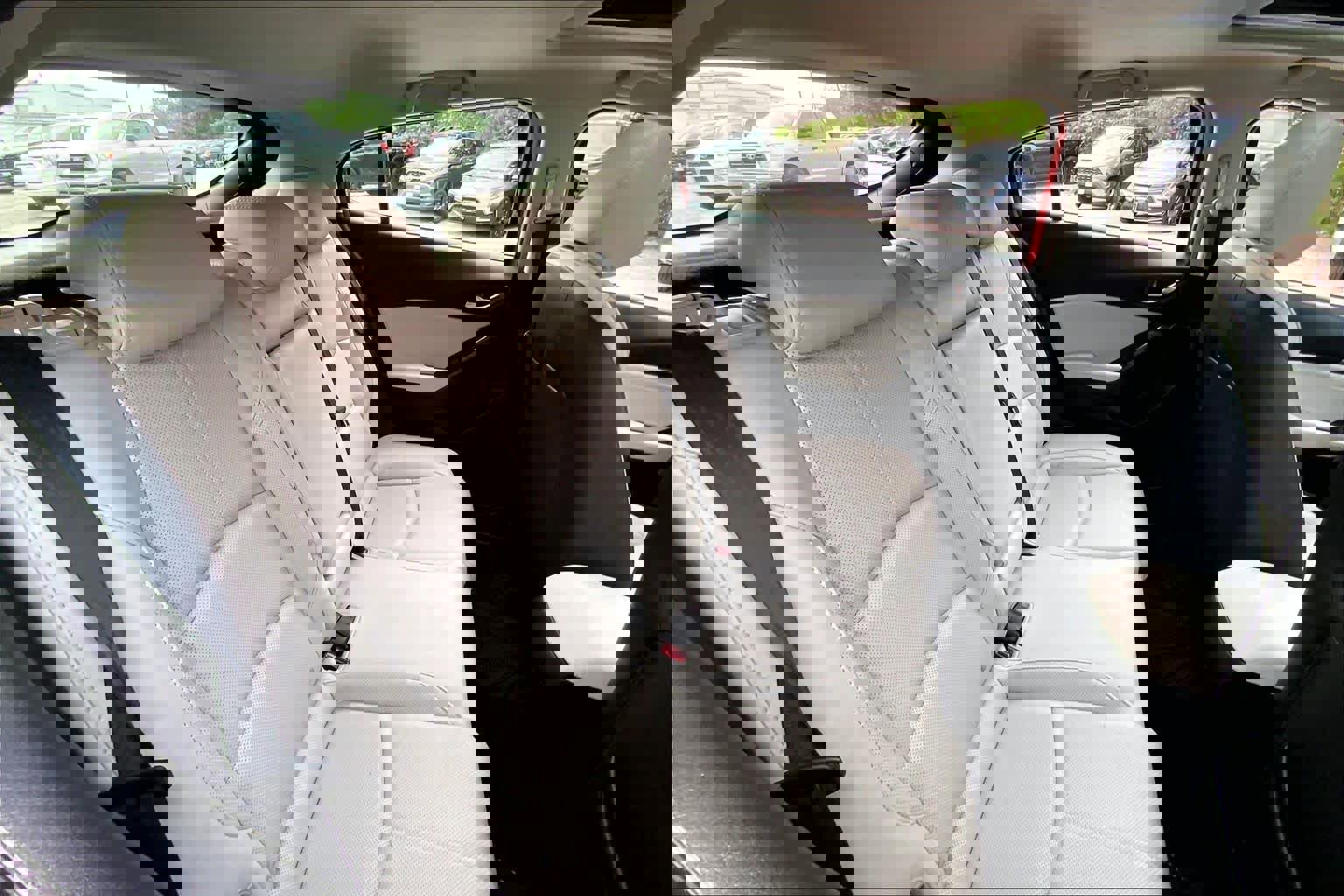 Used 2018 MAZDA MAZDA3 Grand Touring w/ Premium Equipment Package FWD image 20