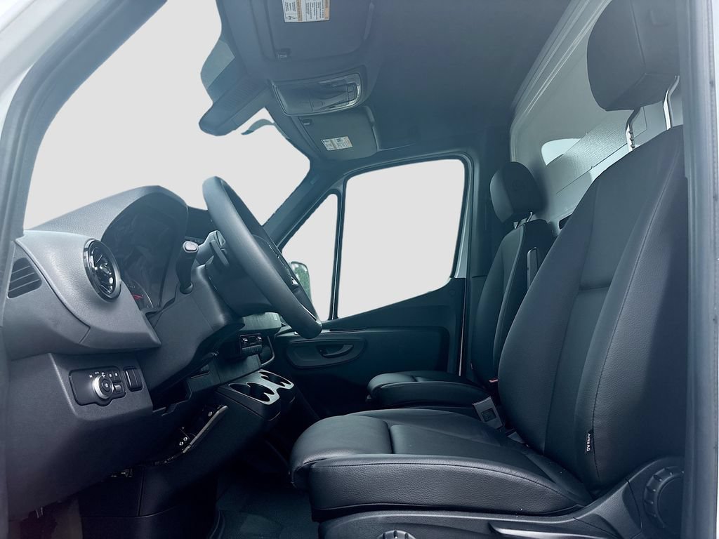 Used 2024 Mercedes-Benz Sprinter 3500 image 40