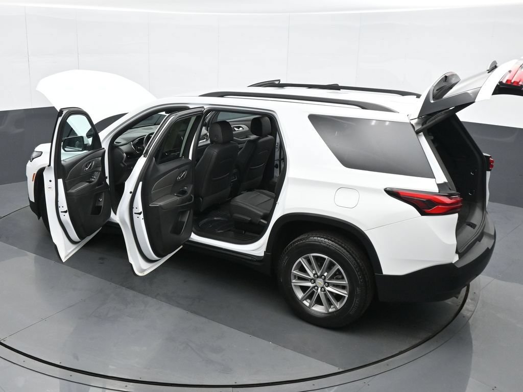 Used 2023 Chevrolet Traverse LT FWD image 38