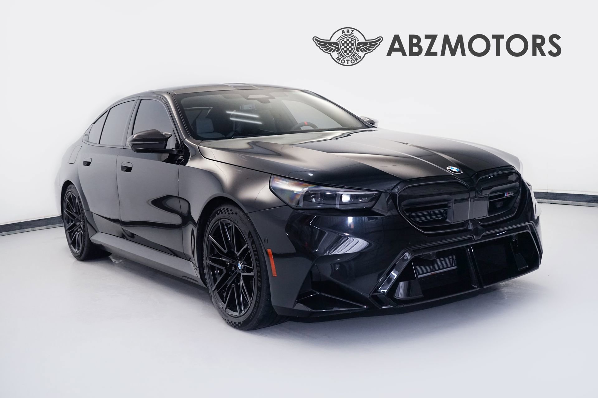 Used 2026 BMW M5 w/ Carbon Package image 1