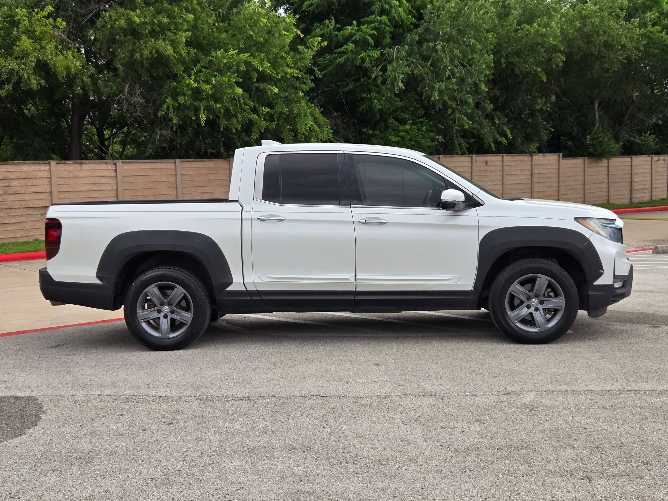 Used 2022 Honda Ridgeline RTL-E image 2