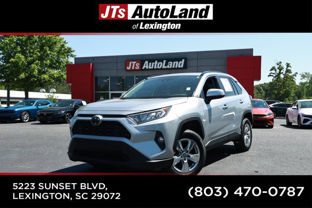 Used 2019 Toyota RAV4 XLE FWD image 1