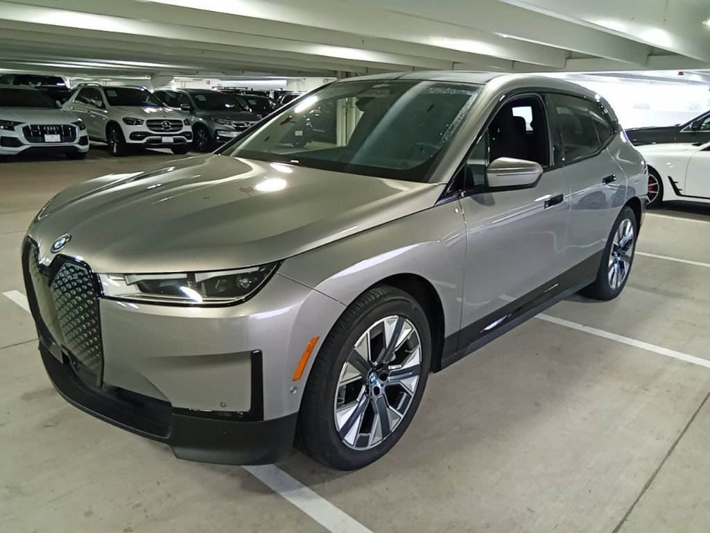 Certified 2024 BMW iX xDrive50 AWD/4WD image 1