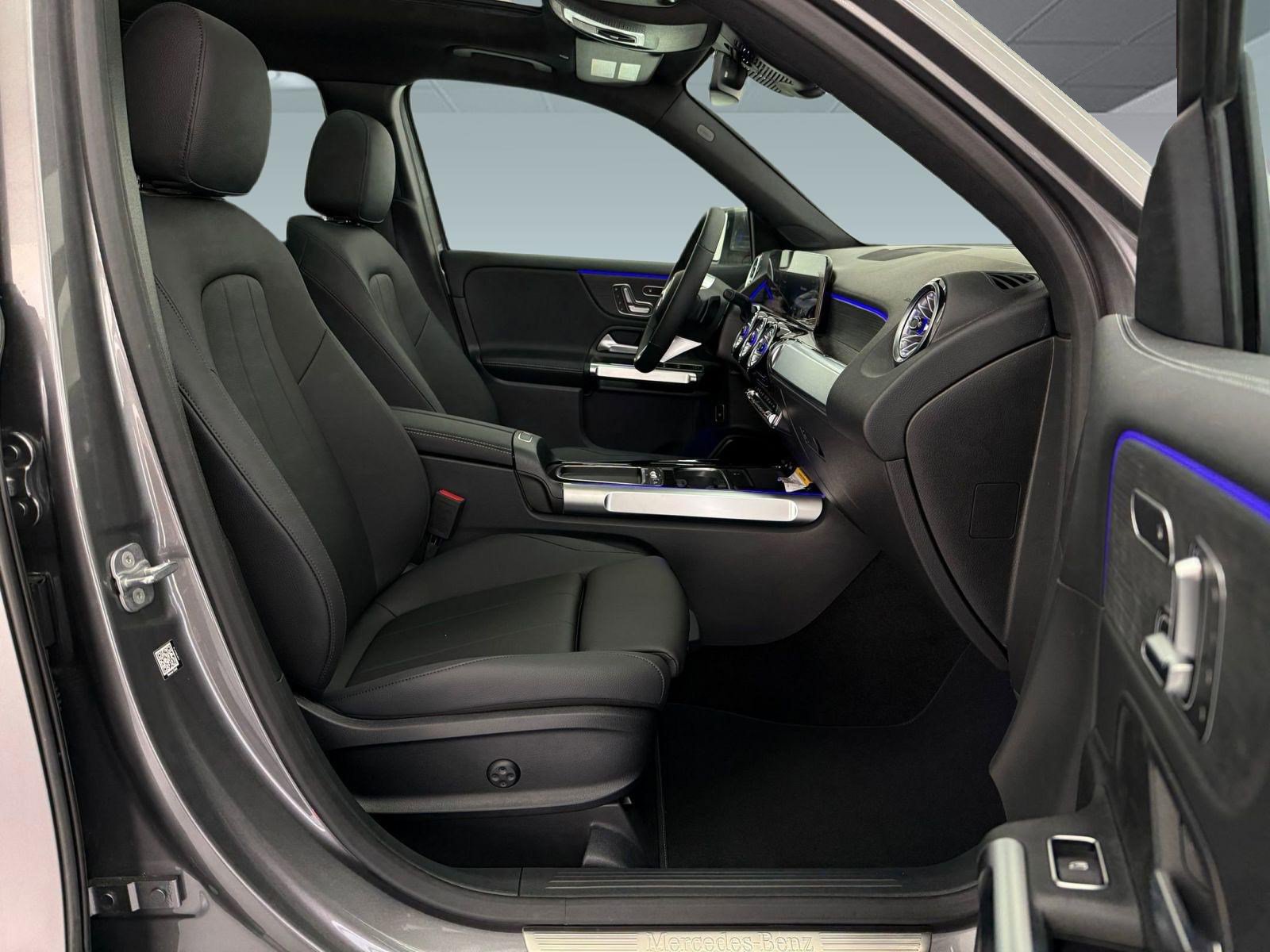 New 2025 Mercedes-Benz GLB 250 4MATIC image 23
