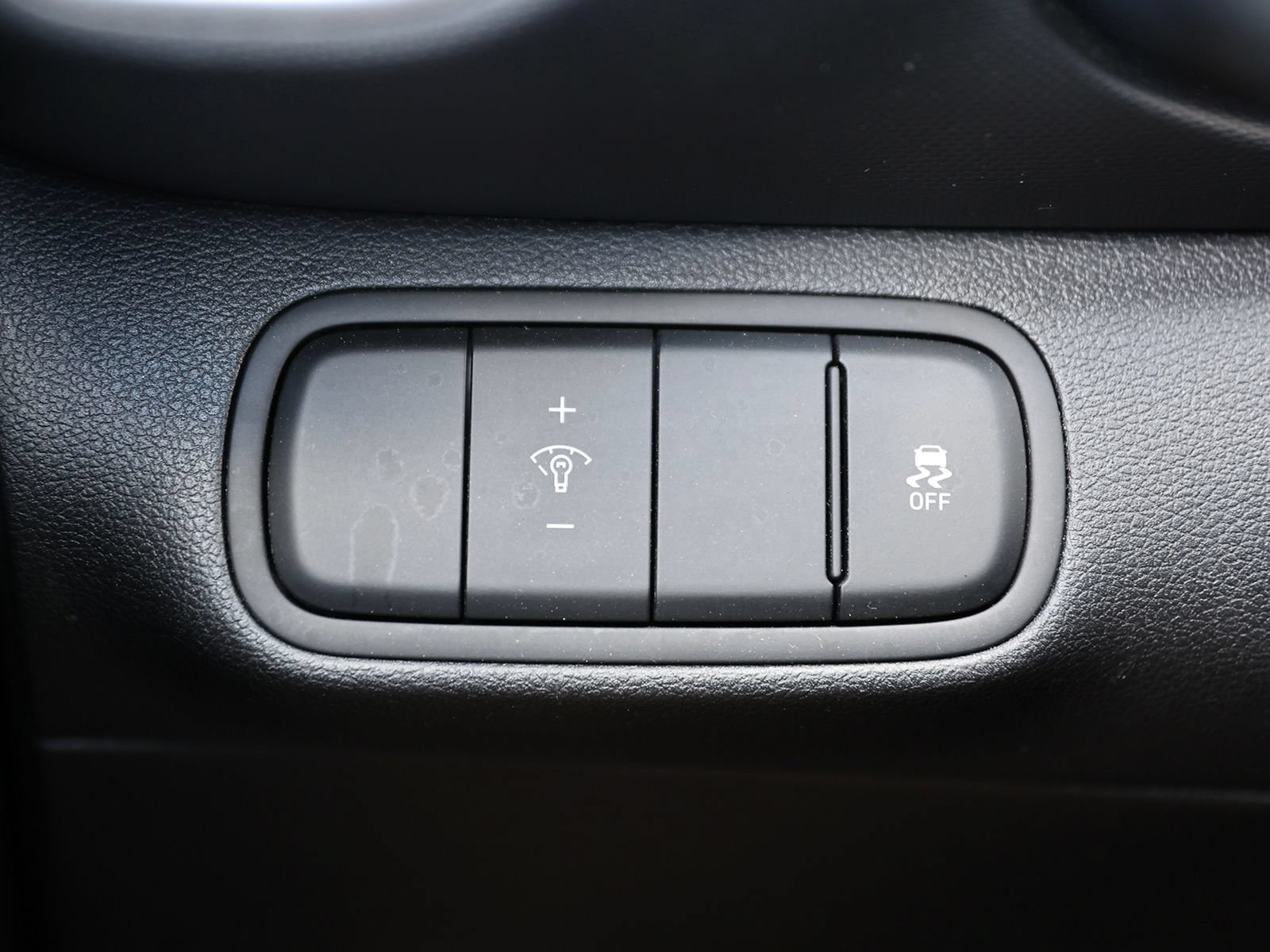 Used 2023 Hyundai Venue SE FWD image 27