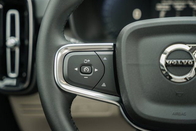 New 2026 Volvo XC40 B5 Ultra w/ Protection Package Premier image 28