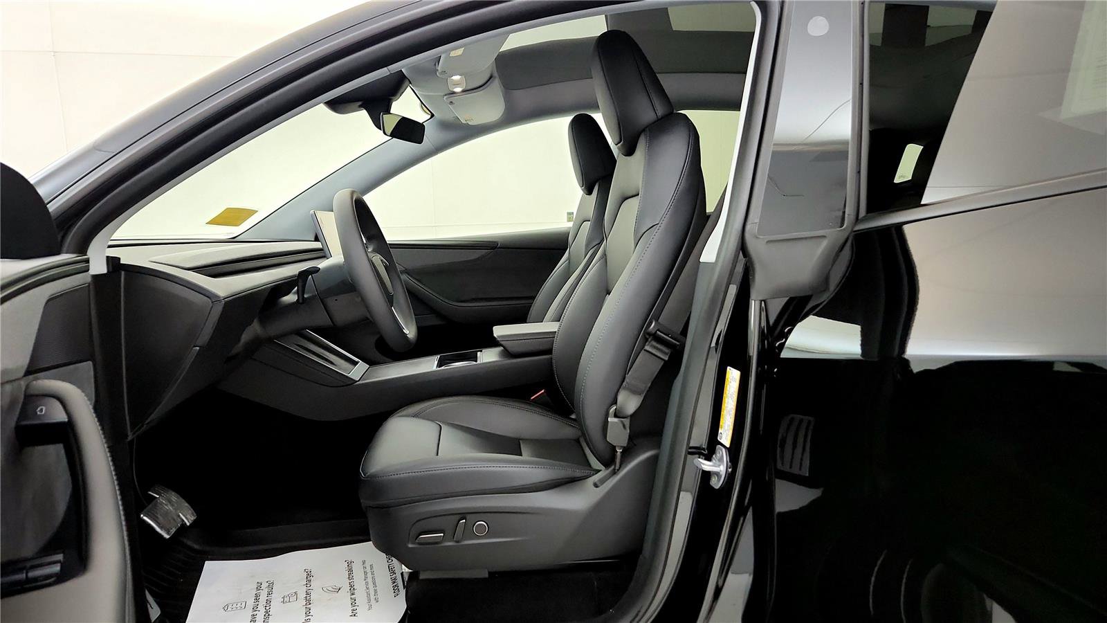 Used 2026 Tesla Model Y Long Range image 24