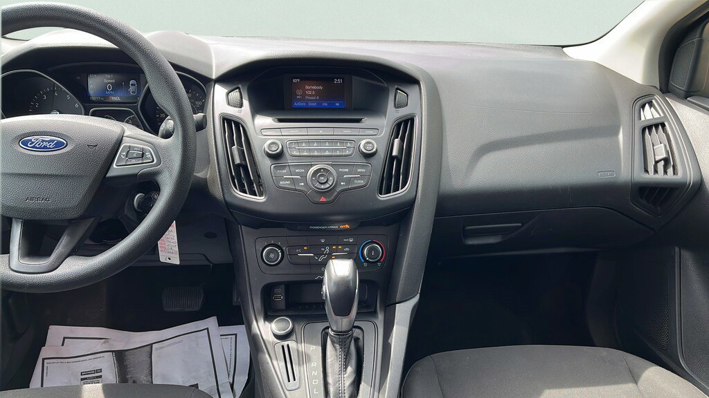 Used 2015 Ford Focus SE FWD image 10