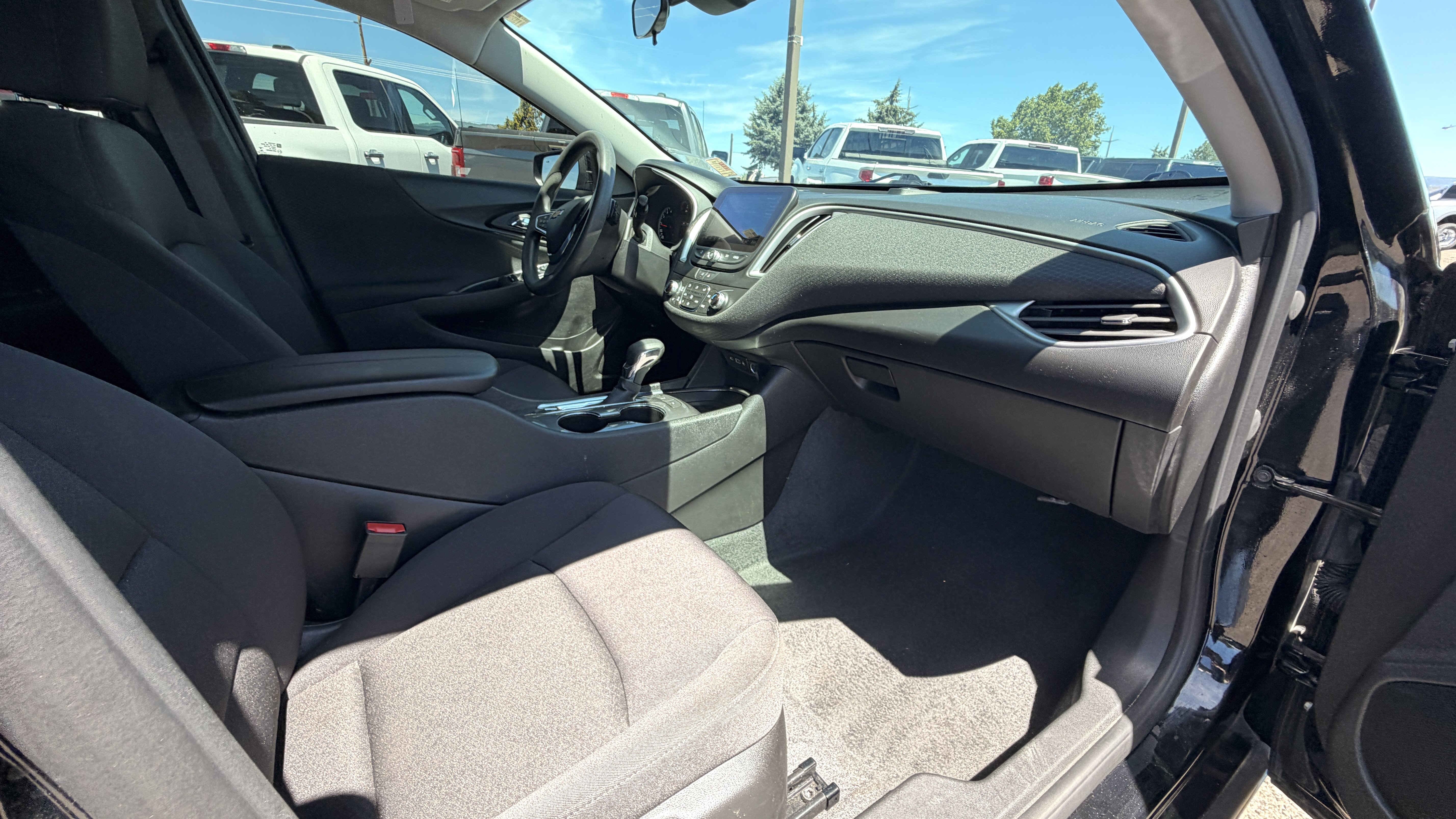 Used 2024 Chevrolet Malibu LT FWD image 9