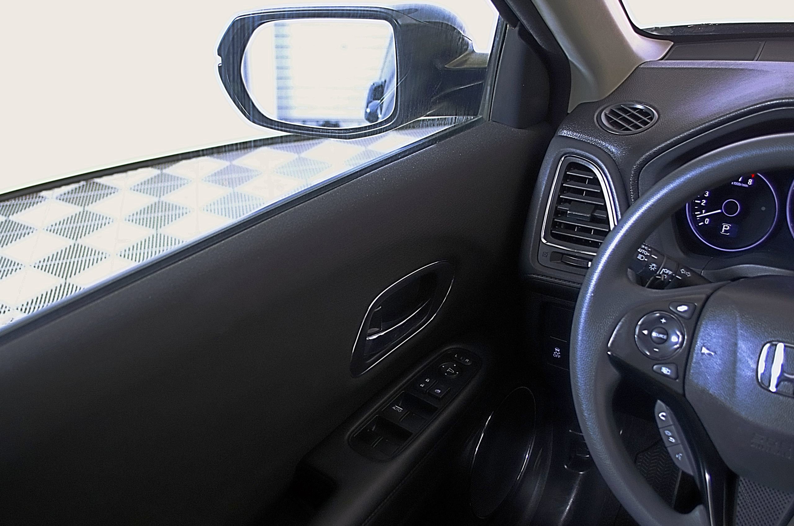 Used 2018 Honda HR-V EX image 19