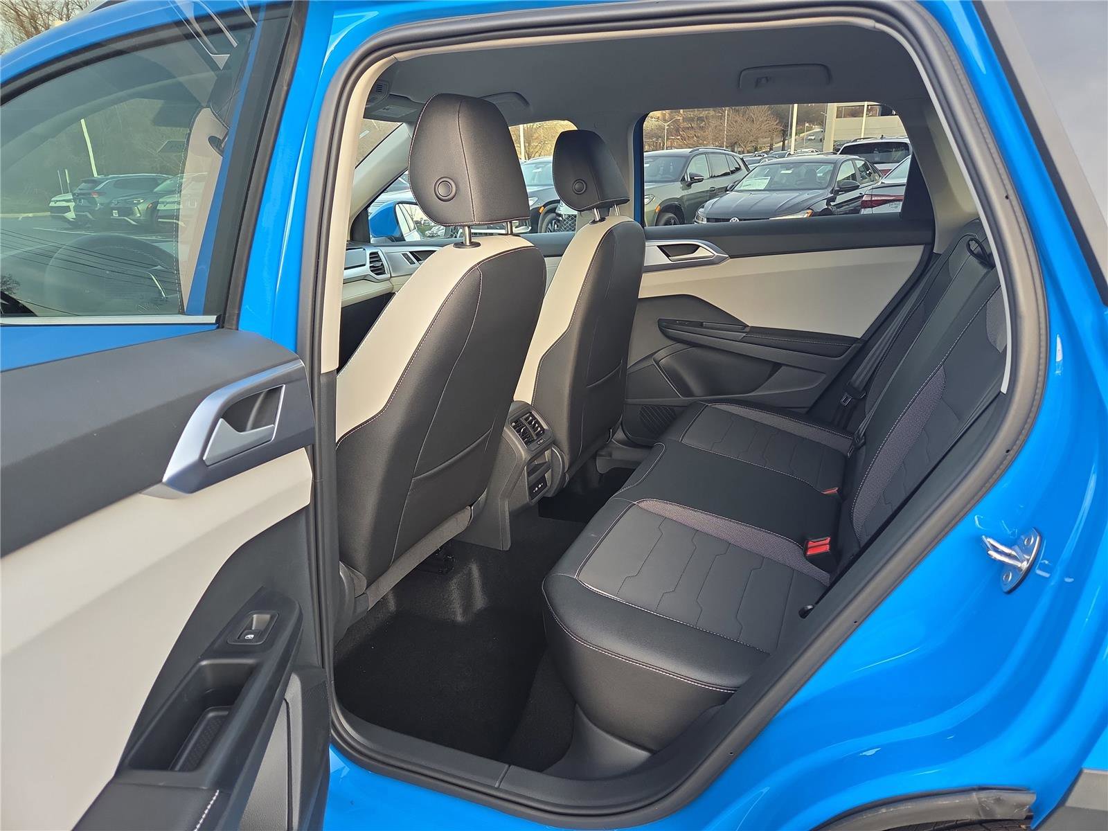 New 2026 Volkswagen Taos SE image 20